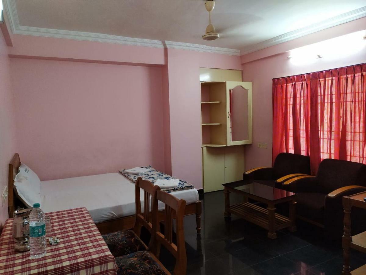 Manjalikulam Tourist Home 特里凡得琅 外观 照片
