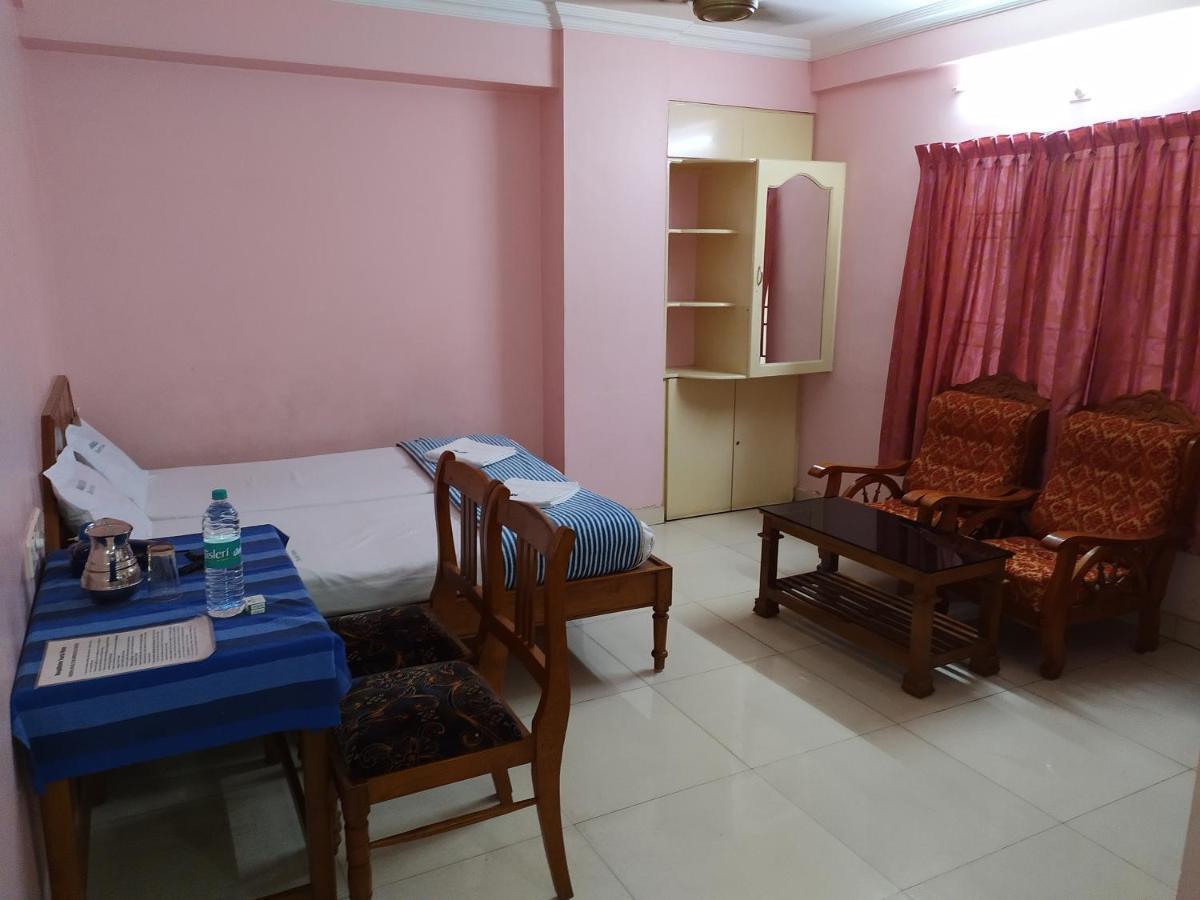 Manjalikulam Tourist Home 特里凡得琅 外观 照片